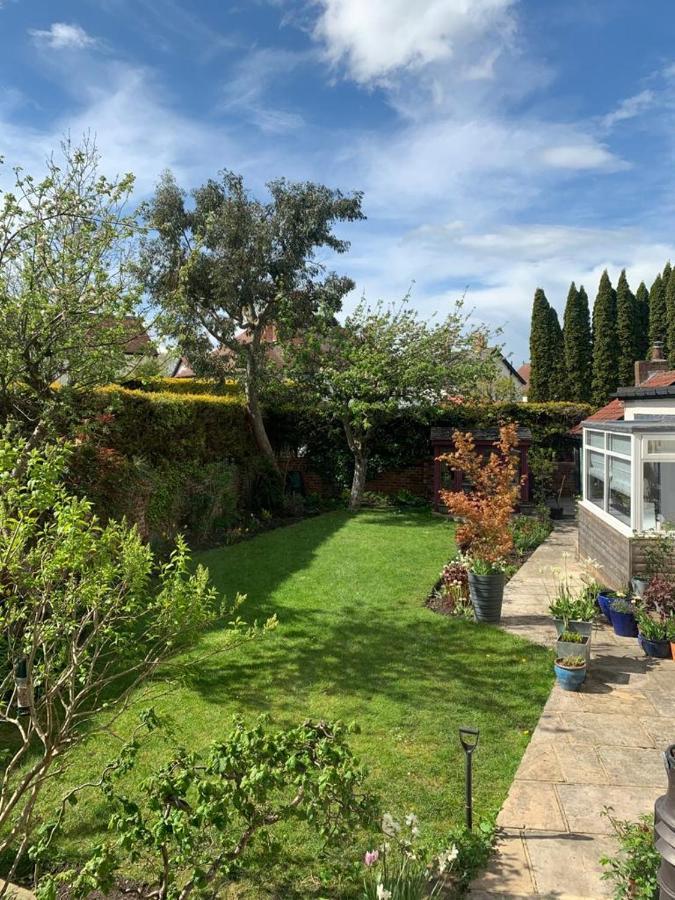 The Garden Suite Harrogate Esterno foto